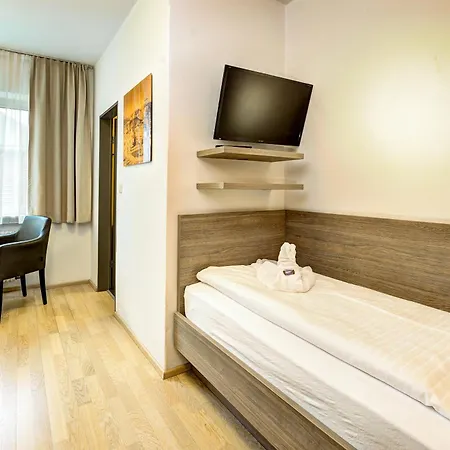 Hofmann Hotel 2*